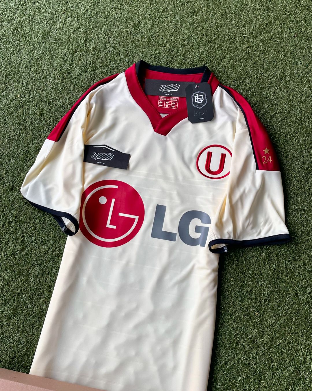 Universitario Local 2003 ⚪️🔴
