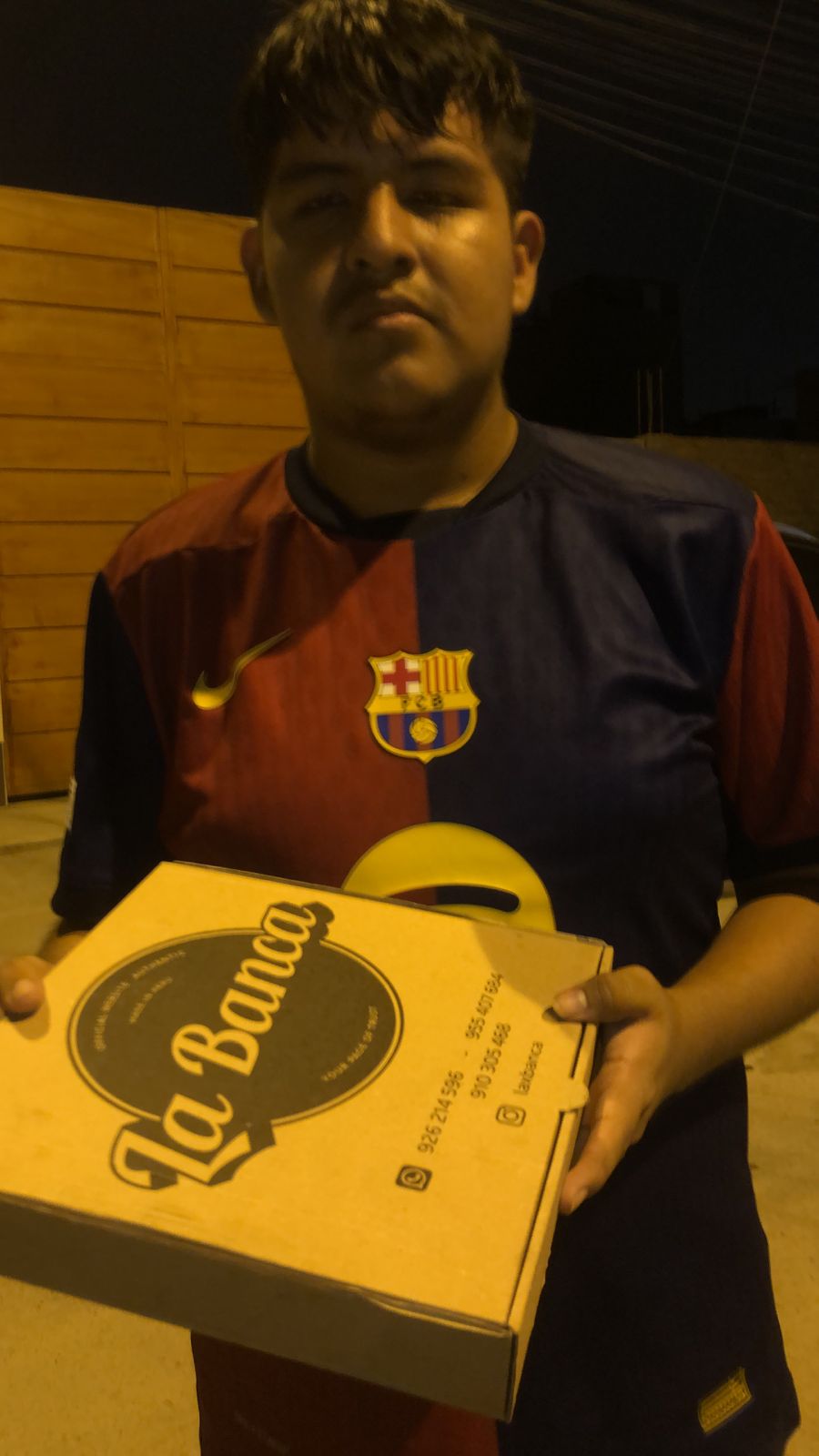 Cliente recibiendo pedido