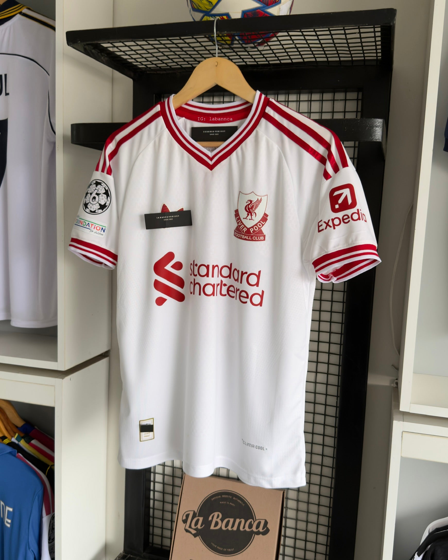 Liverpool Alterna 26-27