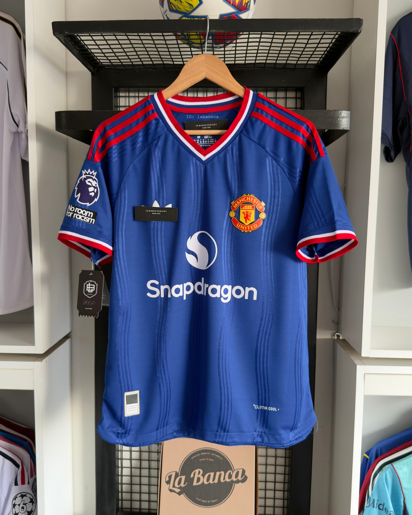 Man. United Alterna 26-27