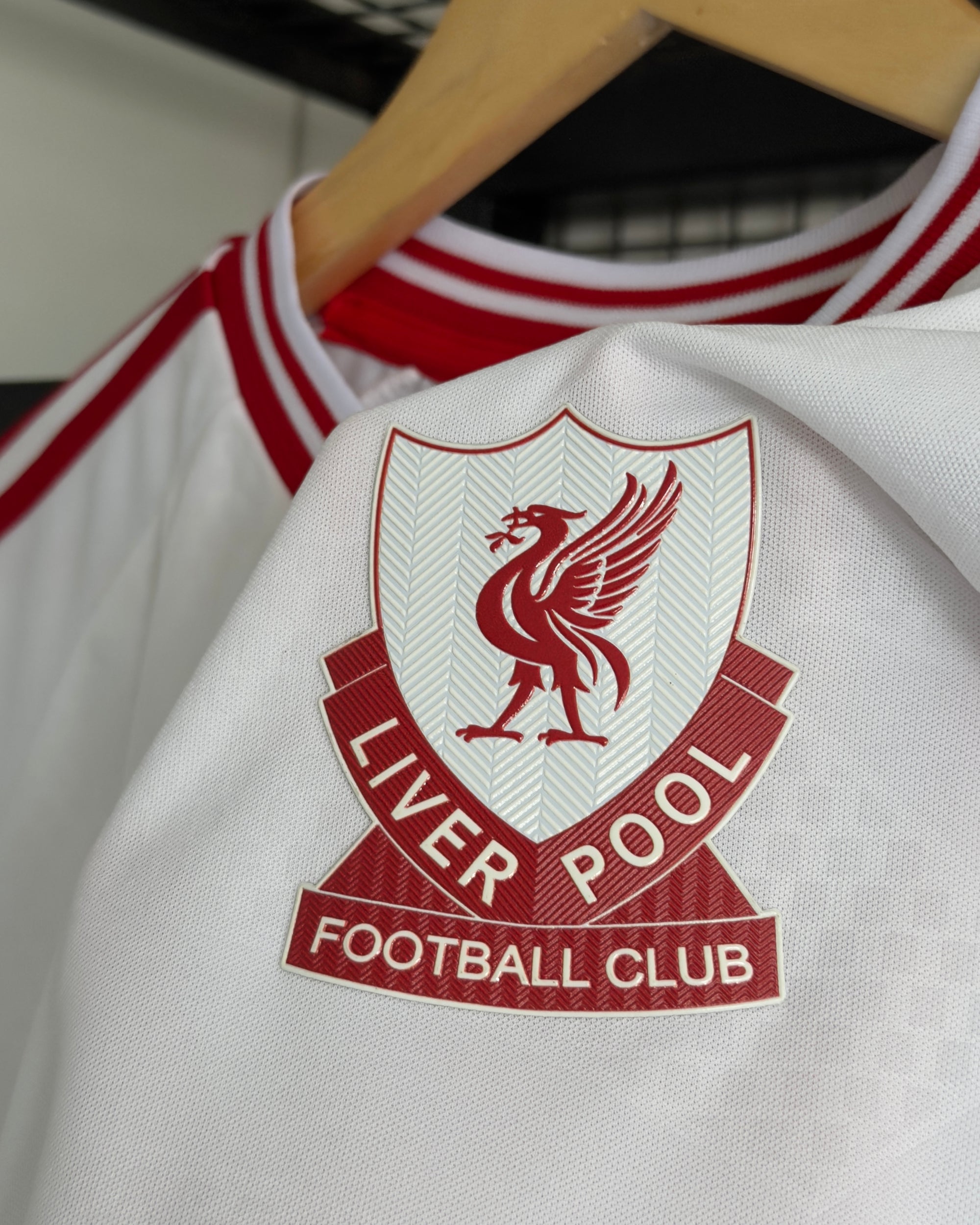 Liverpool Alterna 26-27