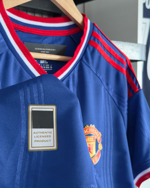 Man. United Alterna 26-27
