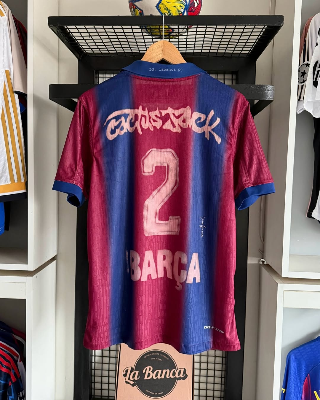 Barcelona Retro x Travis Scott Version Jugador