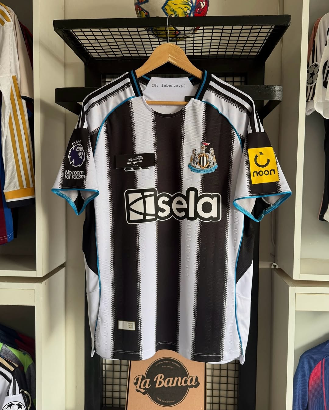 New Castle Local 25-26 Estándar