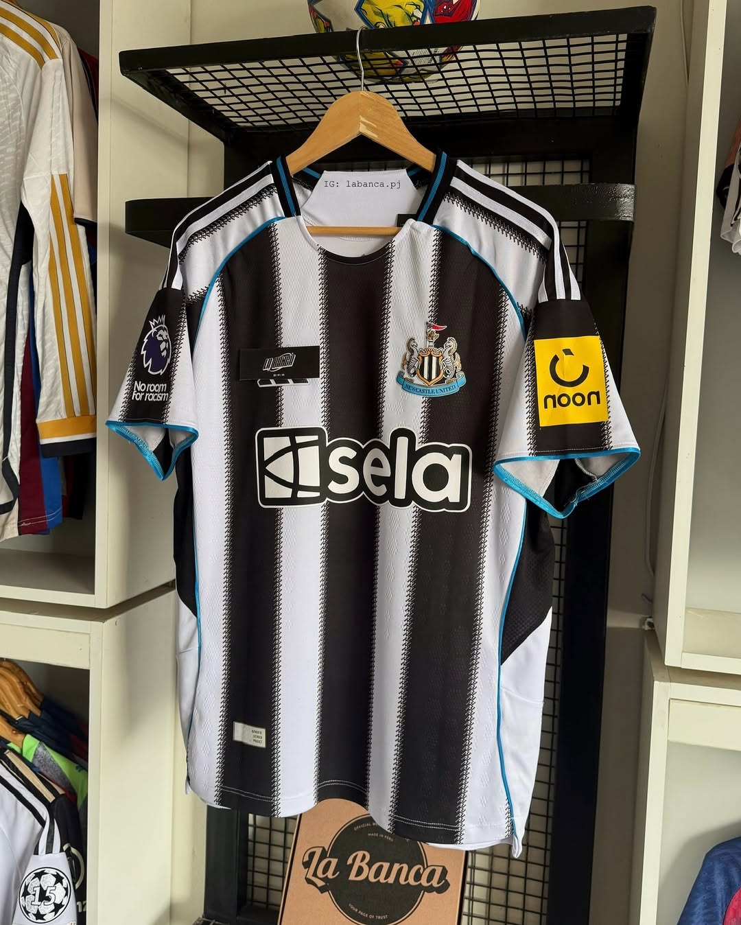 New Castle Local 25-26 Estándar