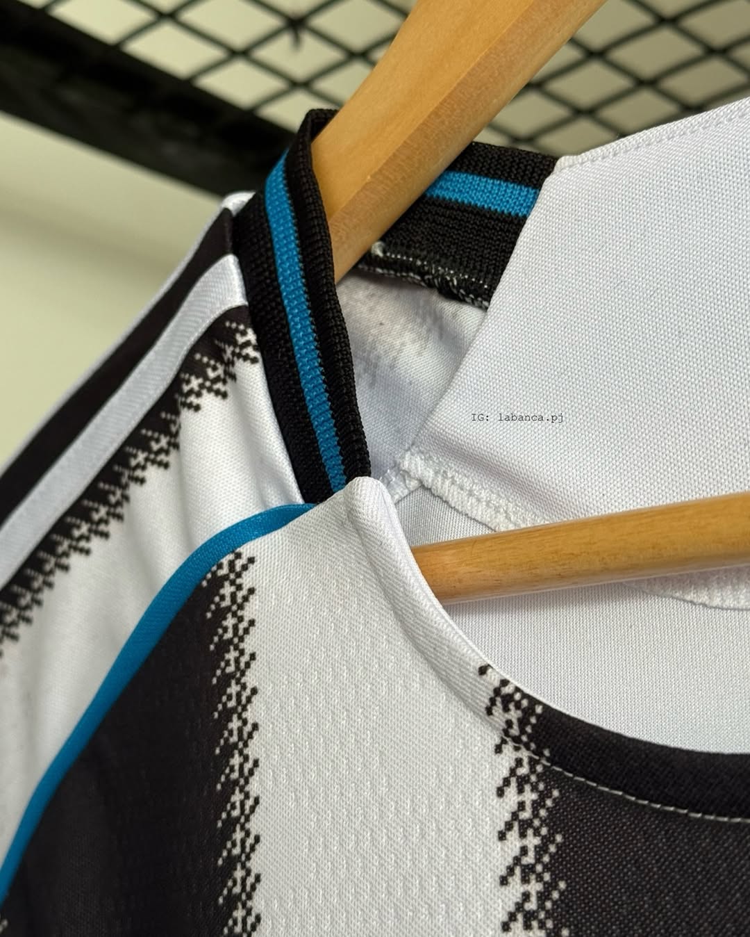 New Castle Local 25-26 Estándar