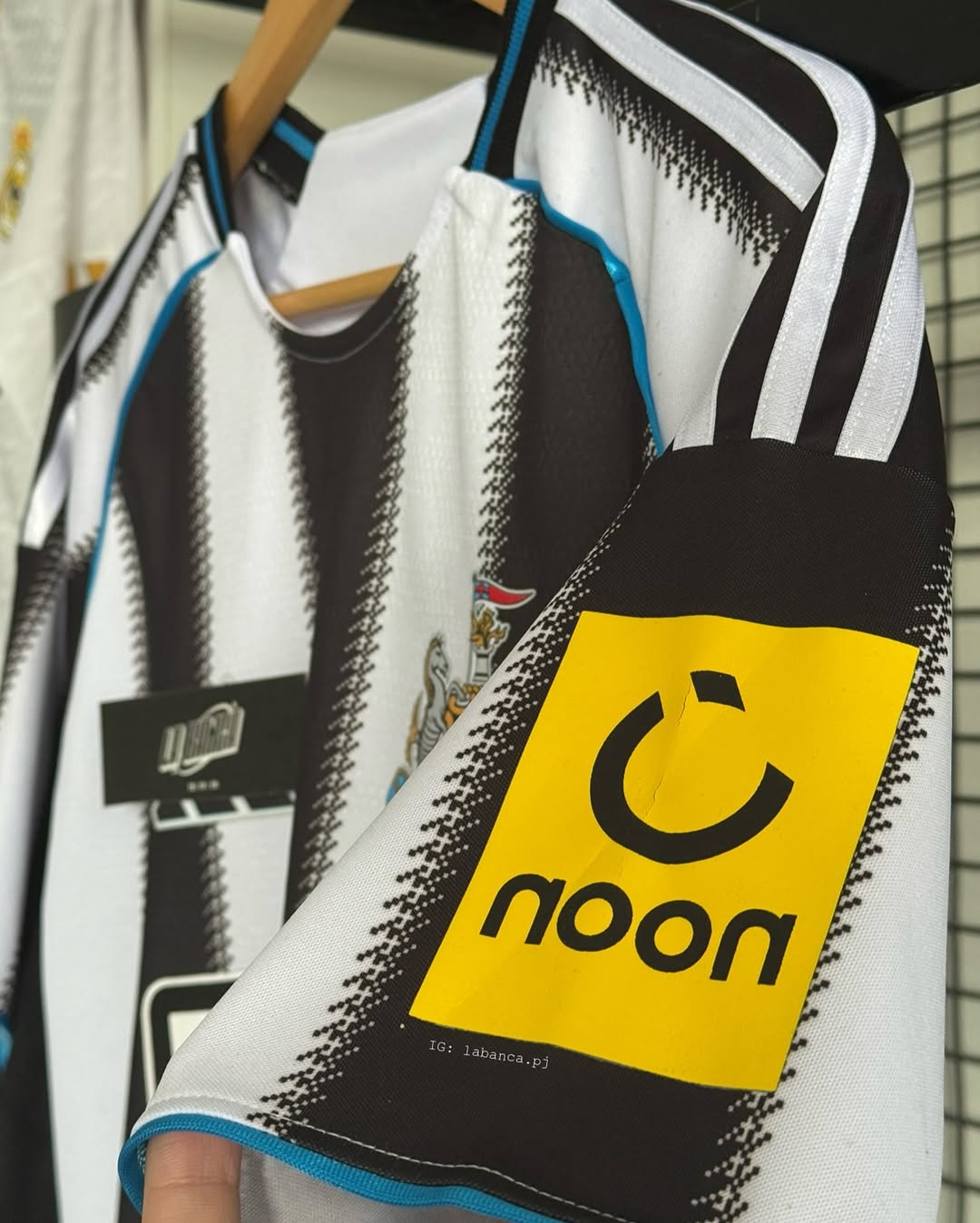 New Castle Local 25-26 Estándar