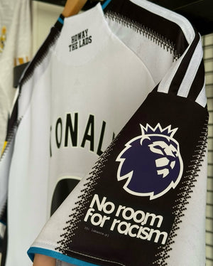 New Castle Local 25-26 Estándar